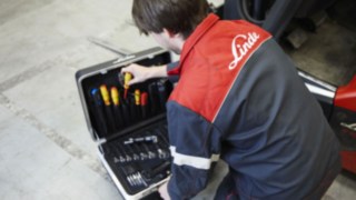 maintenance-repair_working_1611 maintenance-repair_working_1611